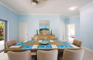 Villa Tropica Dinning Room 320 x 206.jpg